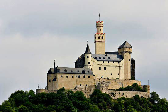 Замок Марксбург (Burg Marksburg) Замок Марксбург (Burg Marksburg)