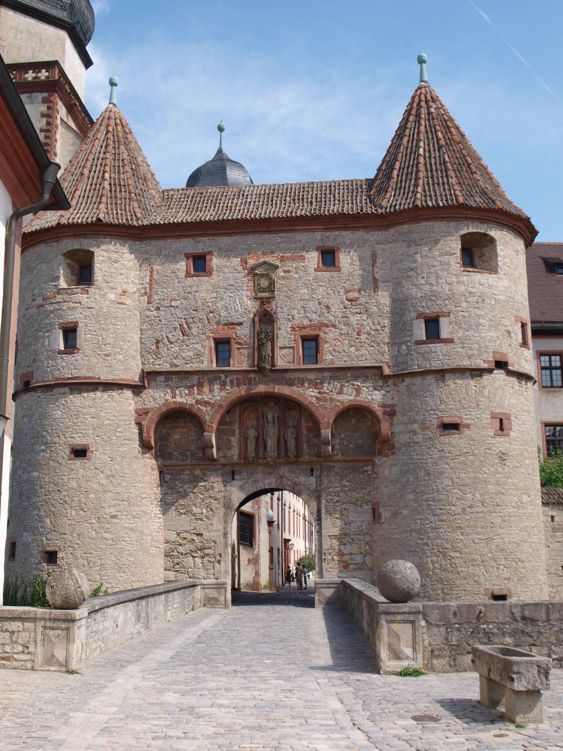Крепость Мариенберг (Festung Marienberg) Крепость Мариенберг (Festung Marienberg)